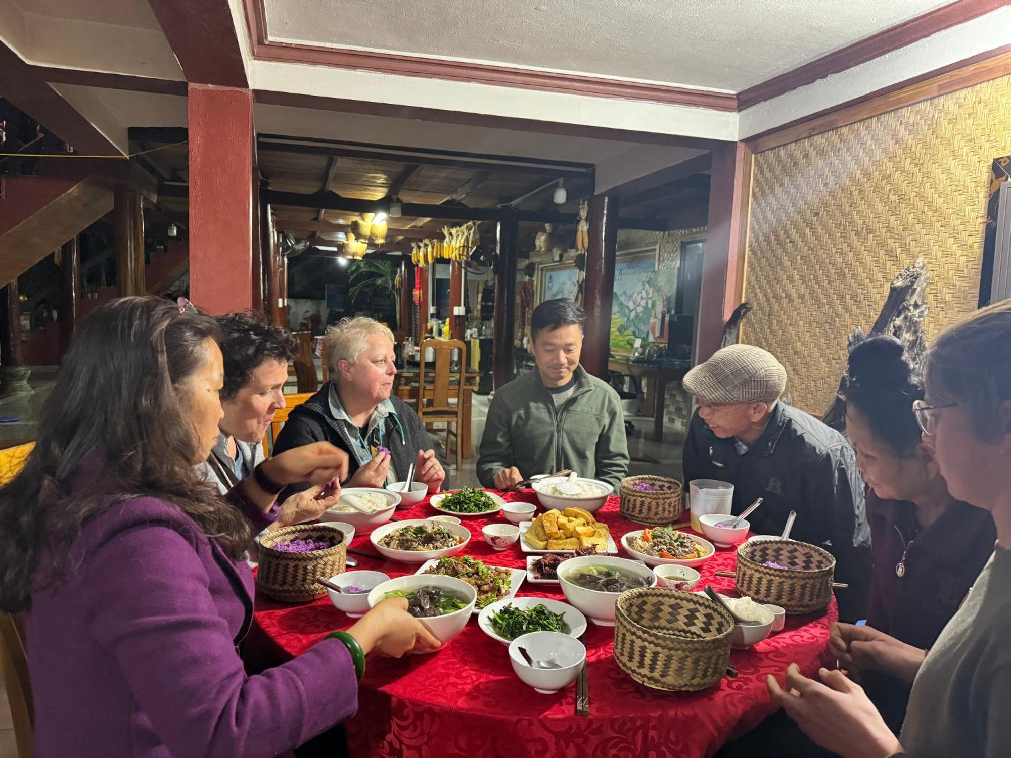 Minh Ngoc Homestay Dien Bien Phu Ban Him Lom Ngoại thất bức ảnh
