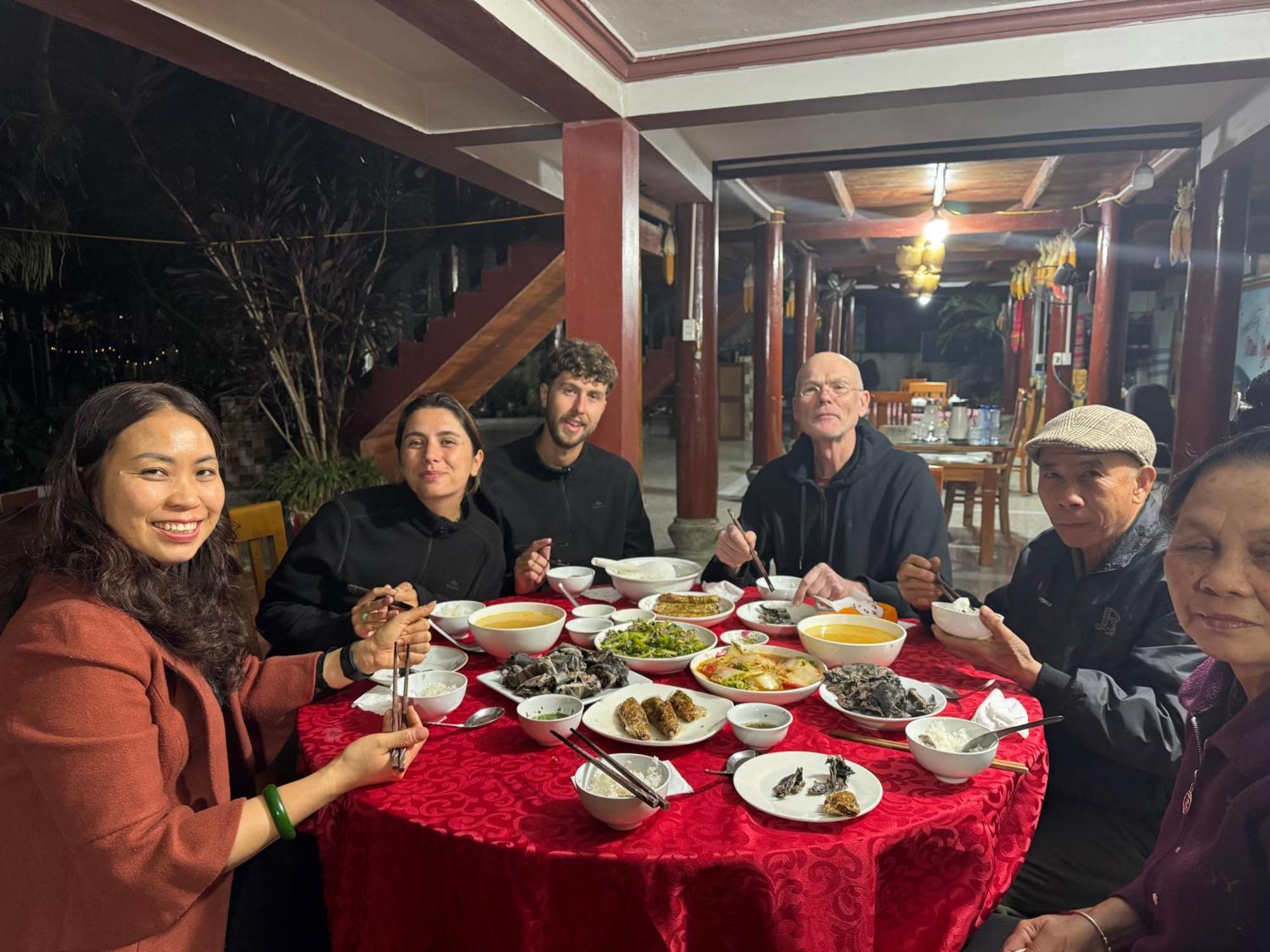 Minh Ngoc Homestay Dien Bien Phu Ban Him Lom Ngoại thất bức ảnh