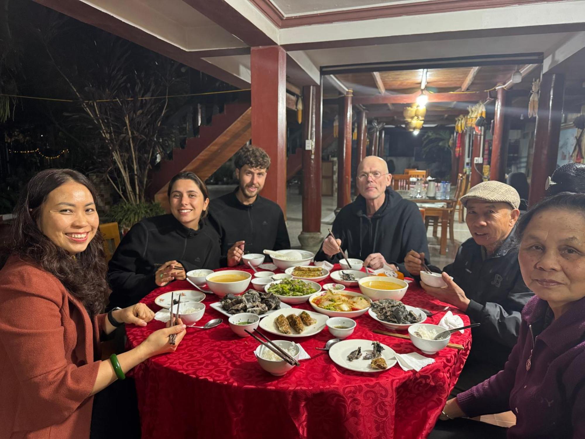 Minh Ngoc Homestay Dien Bien Phu Ban Him Lom Ngoại thất bức ảnh