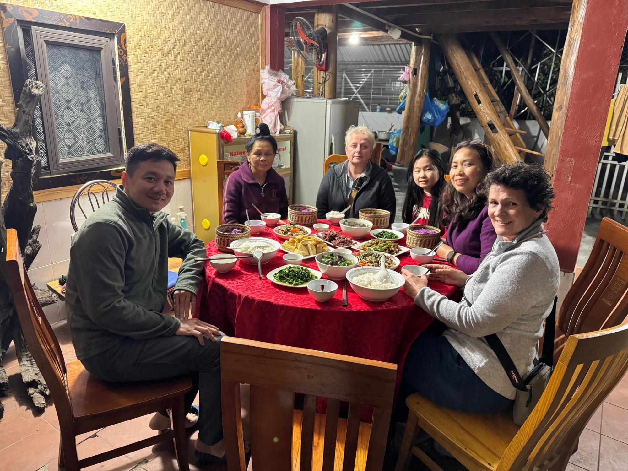 Minh Ngoc Homestay Dien Bien Phu Ban Him Lom Ngoại thất bức ảnh